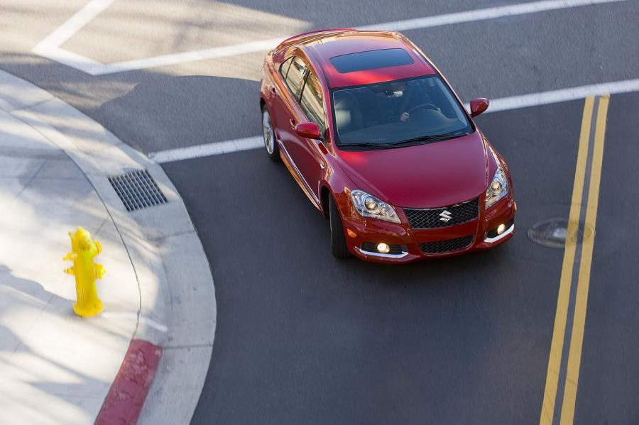  Suzuki Kizashi Sport 2011 года  (фото 2 из 63)